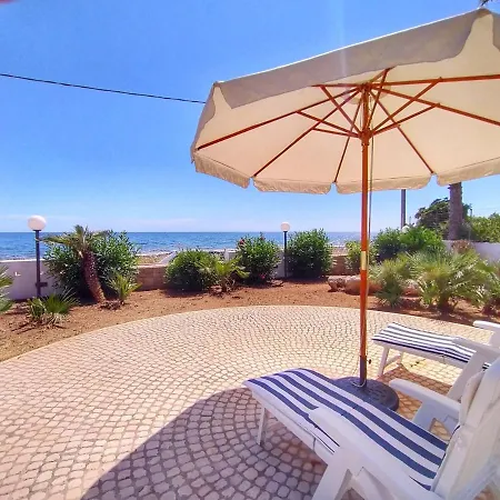 Oasi Sul Mare Fronte Mare Villino 7 Vista Giardino 別荘 *